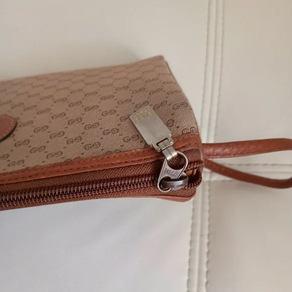 Authentic GUCCI Canvas Leather Micro GG Supreme Crossbody Bag - Picture 10 of 17